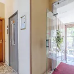 Guesthost - Santa Rita Functional Flat With Balcony Апартаменты Турин