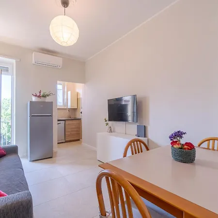 Santa Rita Functional Flat With Balcony * Turijn