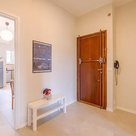 Santa Rita Functional Flat With Balcony Appartement *