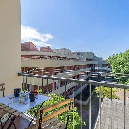 Guesthost - Santa Rita Functional Flat With Balcony Апартаменты