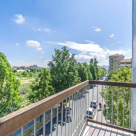 Guesthost - Santa Rita Functional Flat With Balcony * Турин