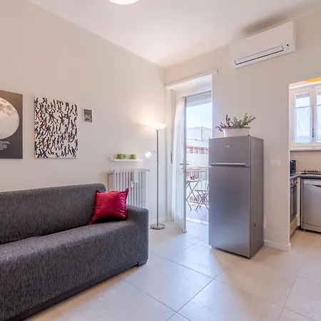 Santa Rita Functional Flat With Balcony * Turijn
